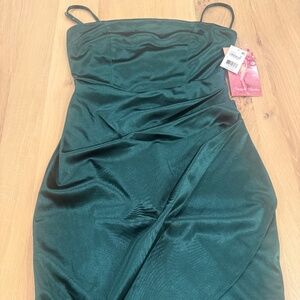 Beautiful Macy’s formal mini dress, Forest green, small